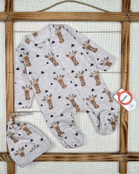 Zürafa Baskılı Şapkalı %100 Pamuklu Erkek Bebek Tulum - BEJ